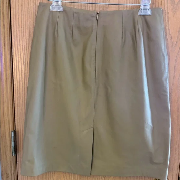 NWT DANA BUCHMAN Beige Taupe 100% Lambskin Classic Pencil Skirt Women’s Size 12 - Picture 4 of 16